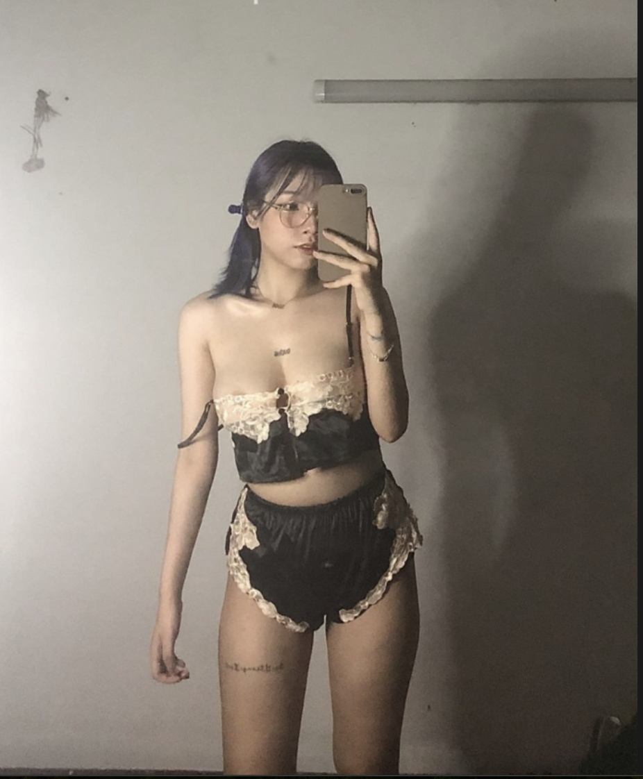 Cận cảnh hot girl Bigo Dương 2k1 khoe vú cực dâm